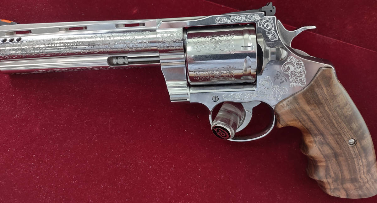 Colt Kodiak 44 Mag Stainless Engraved Custom Shop CSKODIAKSP6RTS...-img-2